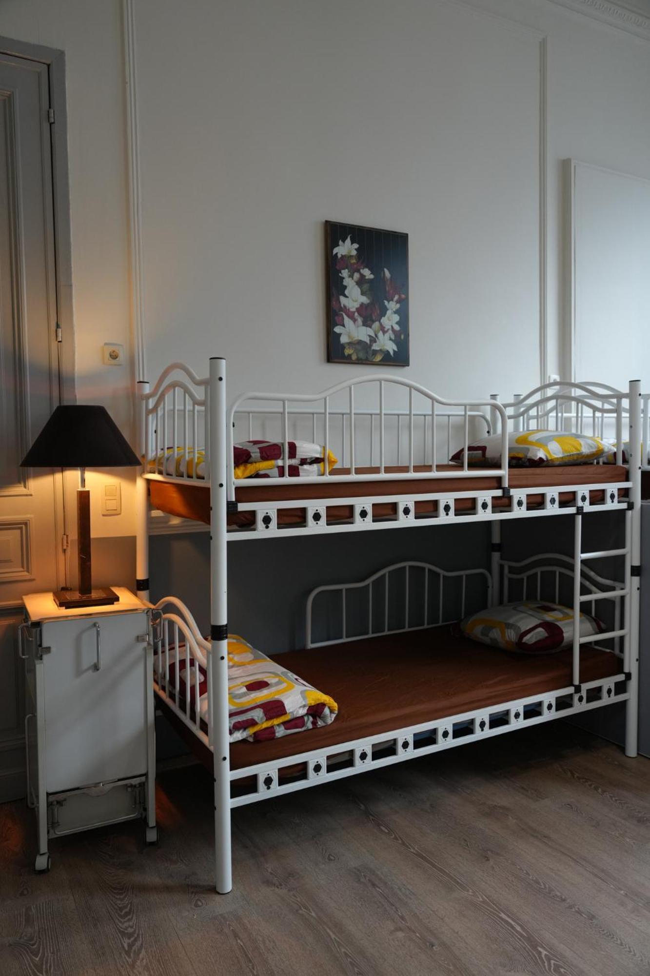 Hostel Your Midi Station *