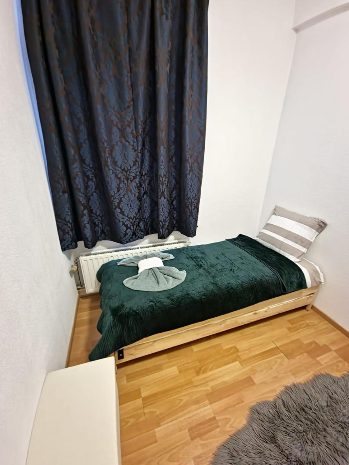 Sauna, Atomium, Expo Brussels, Stadium Roi Baudoin, Kinepolis, Planetarium, Centre Apartment