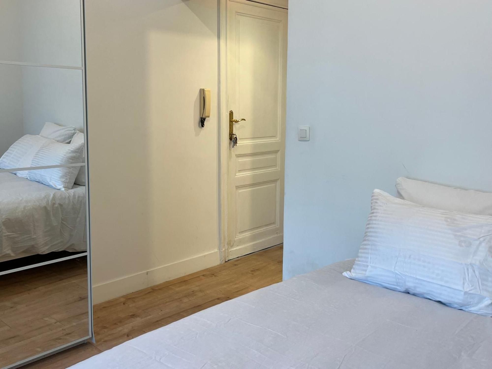 Center Apartment *