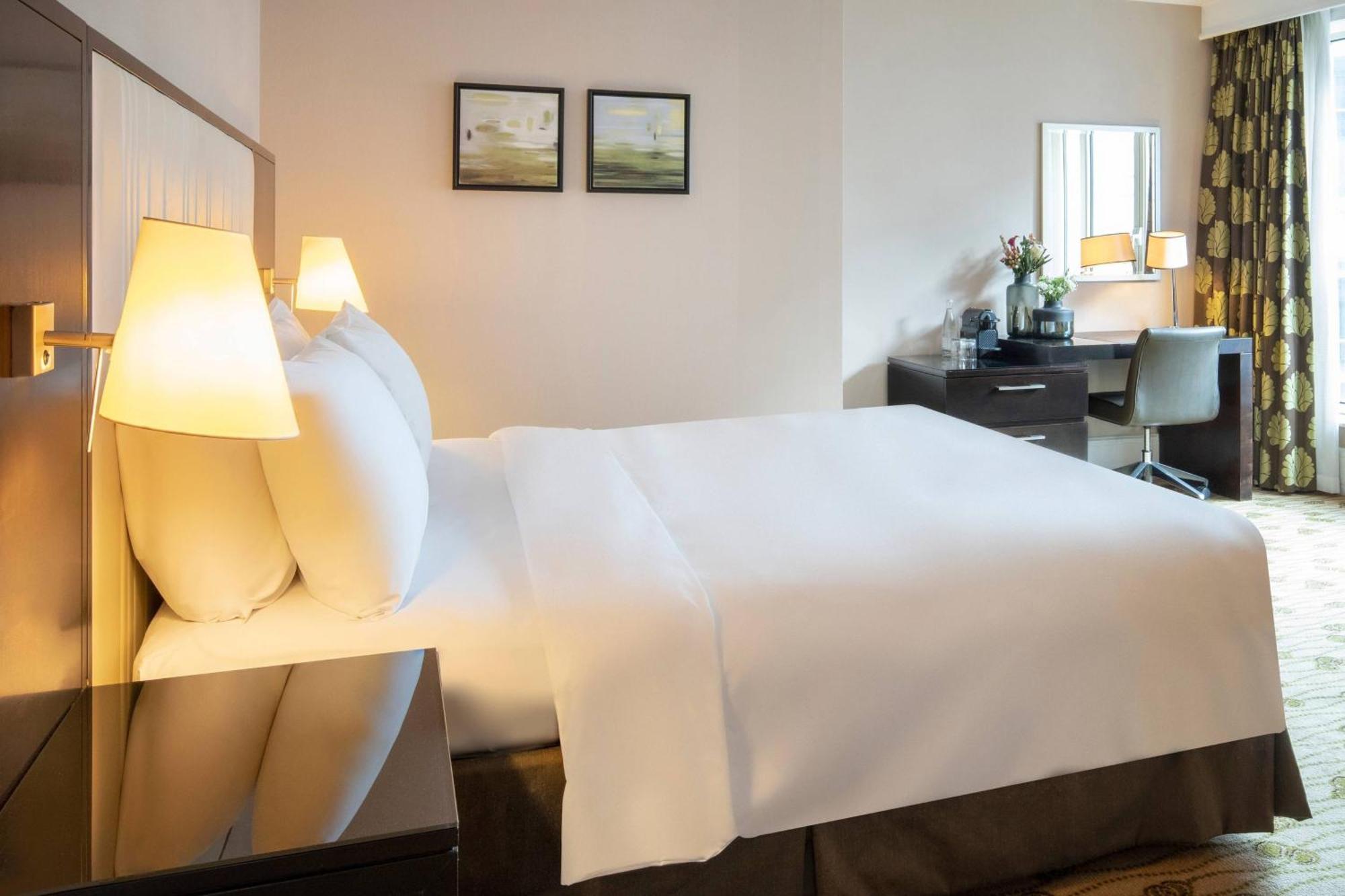 Renaissance Brussels 4*