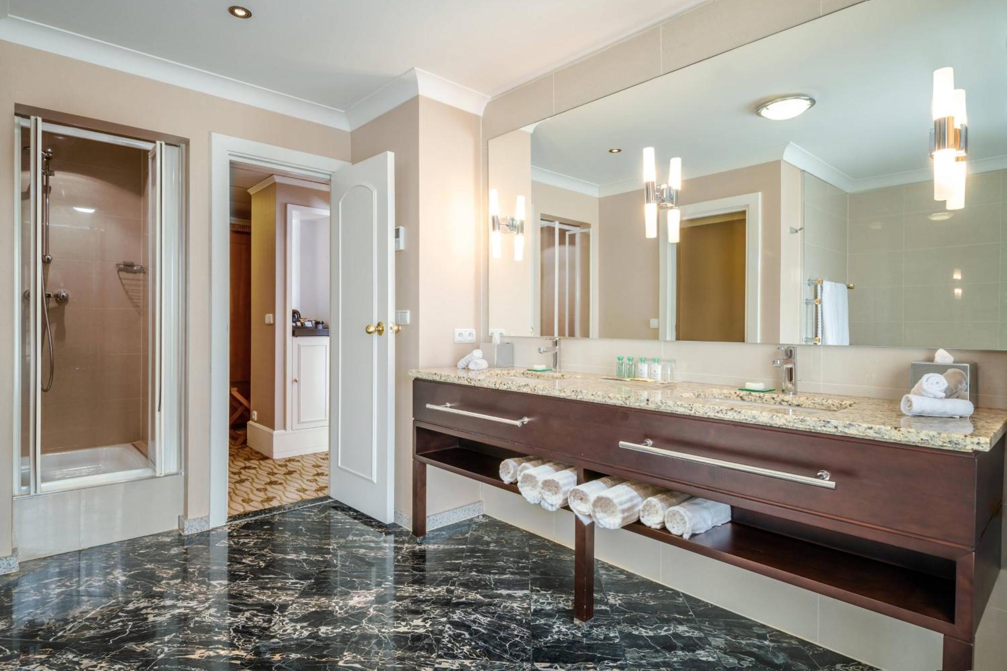 Renaissance Brussels Hotel 4*