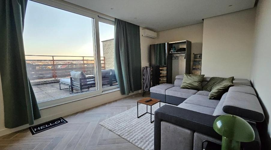 Penthouse Lumineux Avec Grande Terrasse De 40m2