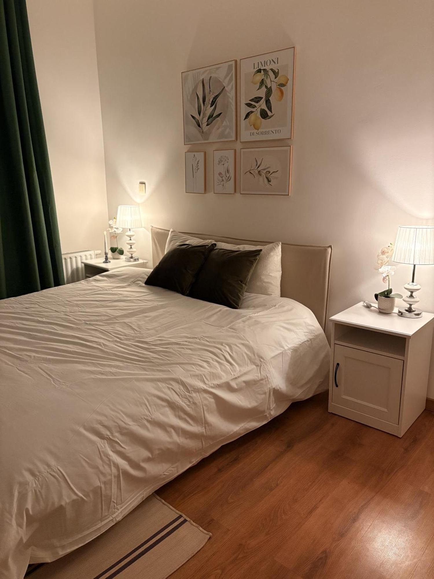 Cozy Private With Terrace & Workspace