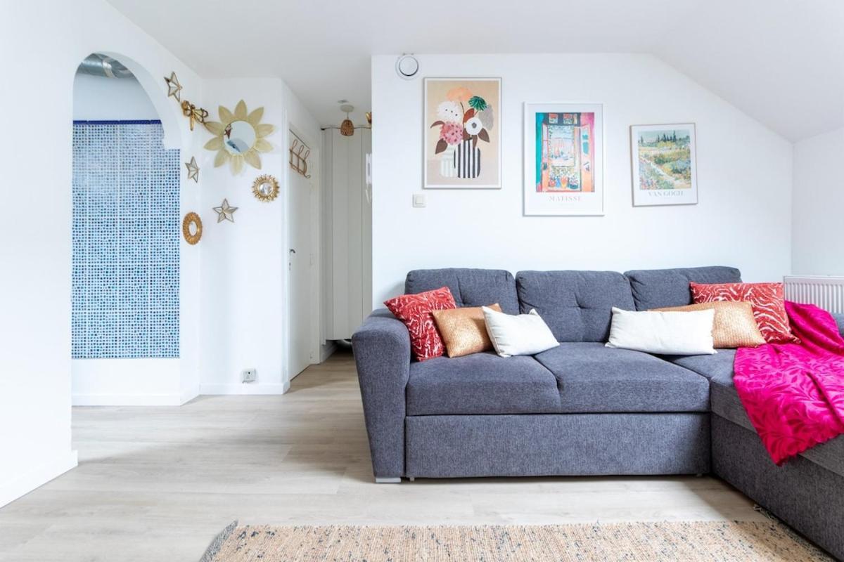 Charming Top-floor With Unique Loft Design *