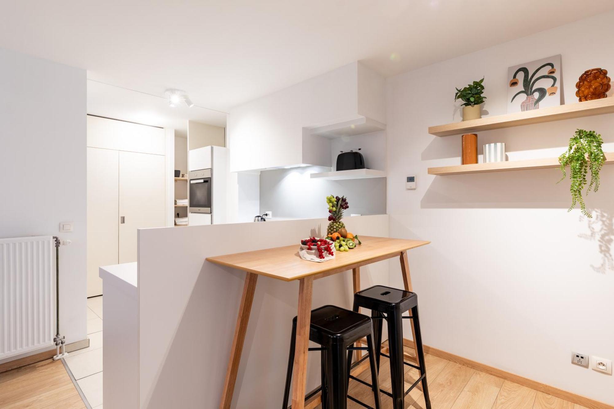 Apartment Contemporary Comfort In The Heart Of The