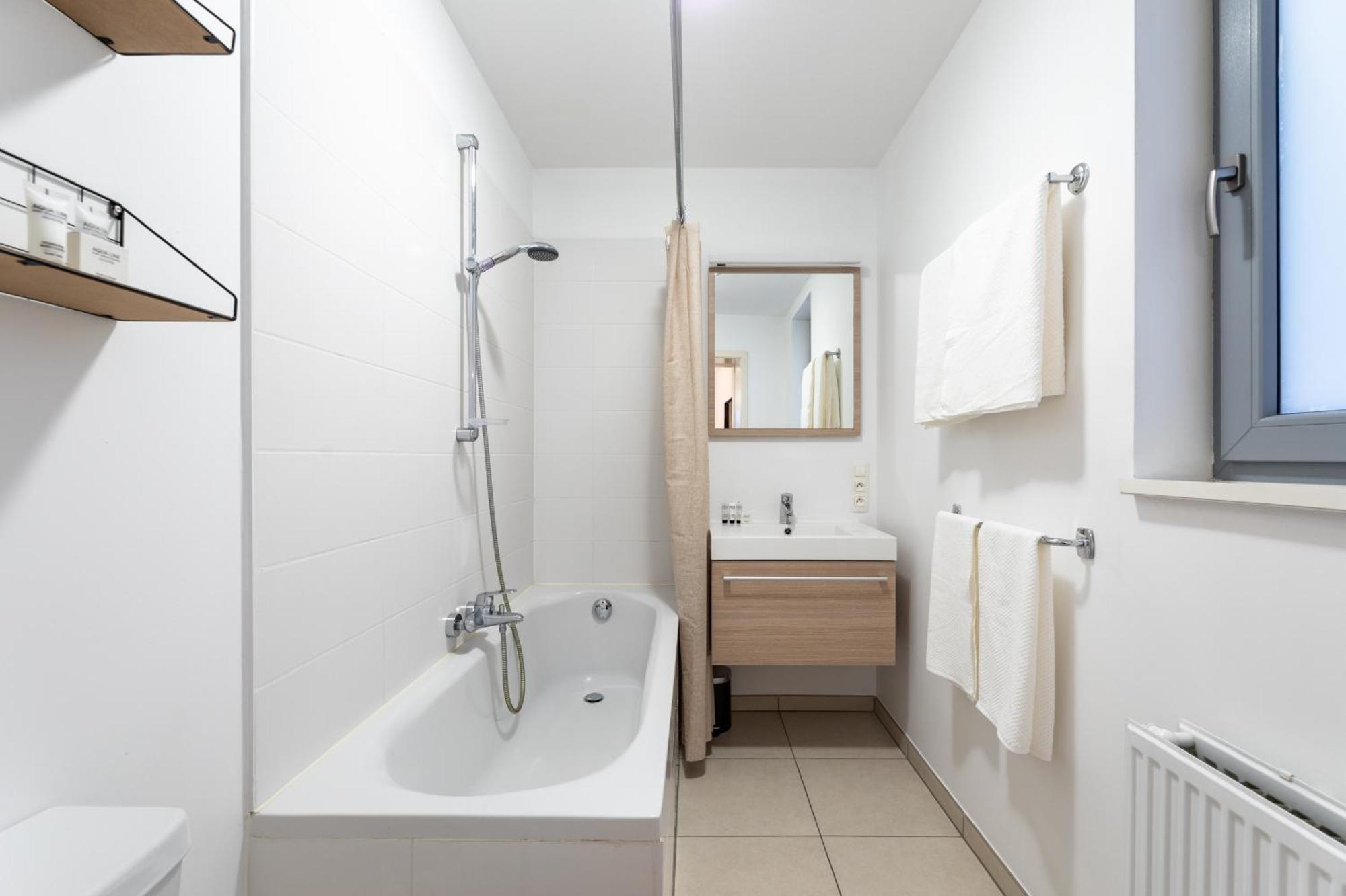 Apartment Contemporary Comfort In The Heart Of The *