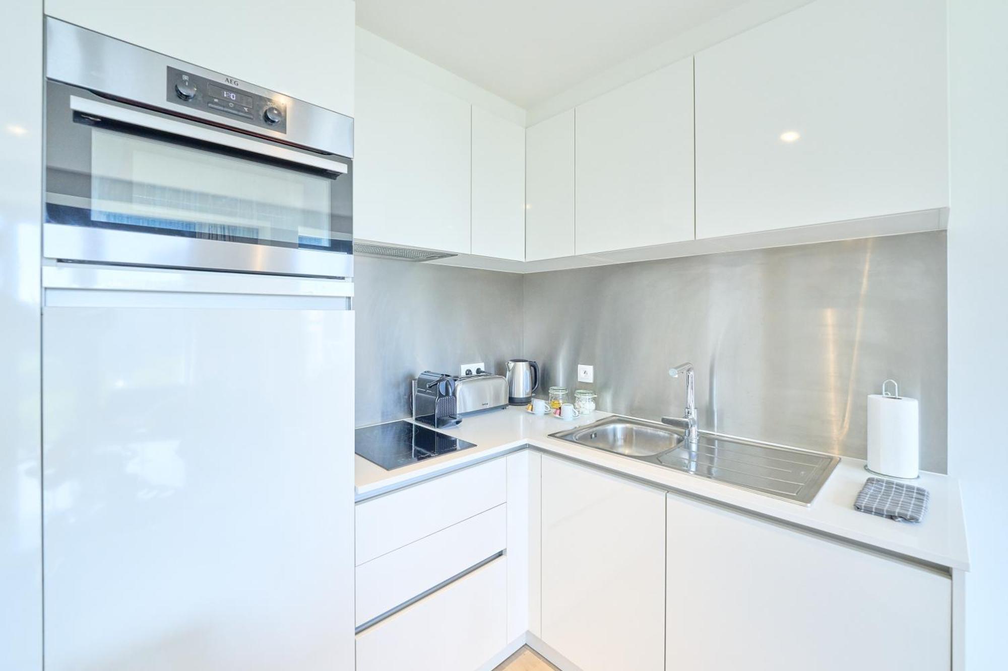 Apartment Spacious In *