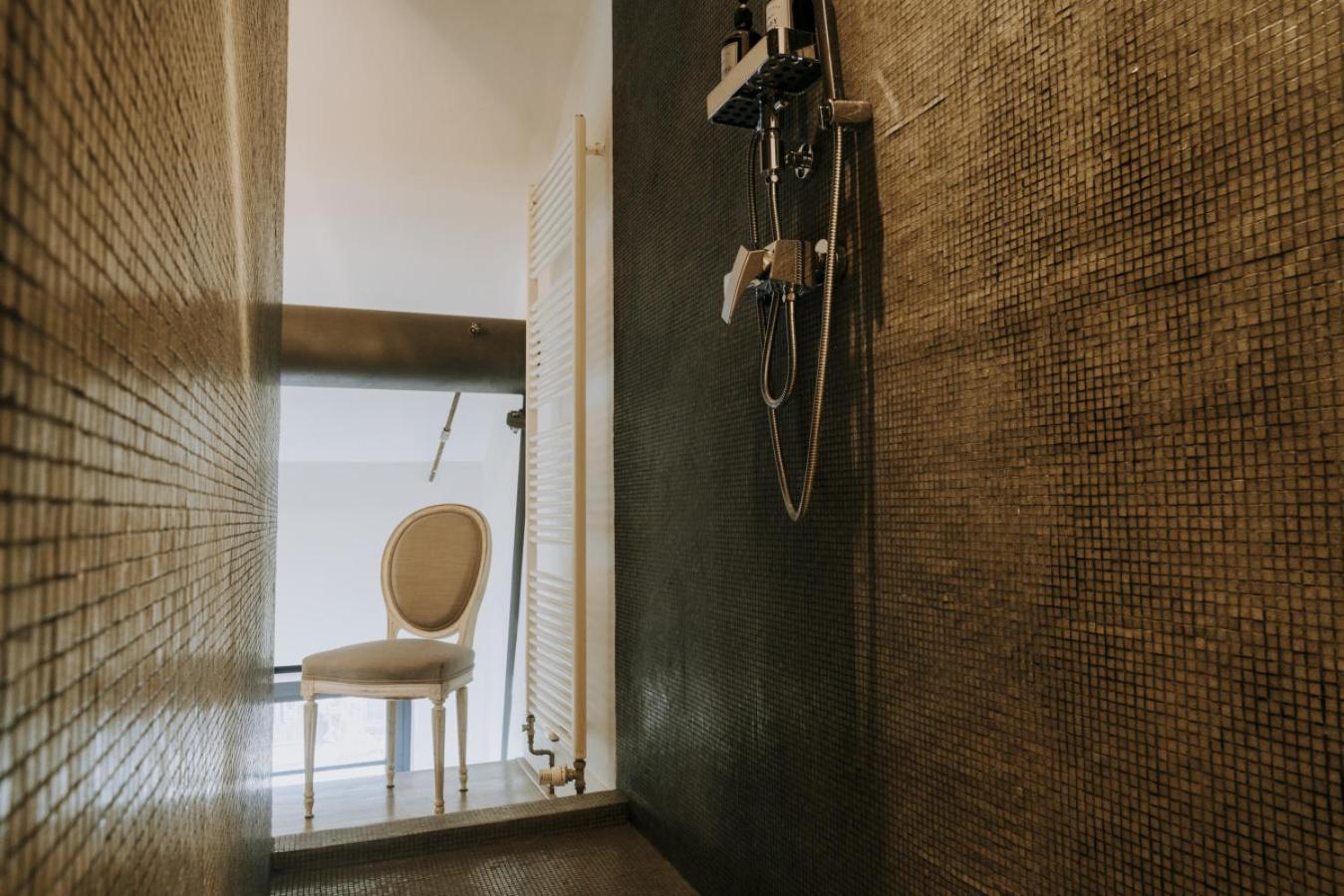 Magnificent Loft - 3 Bedroom Duplex *