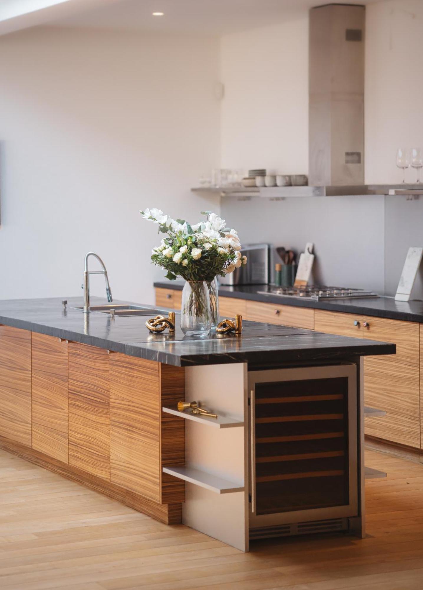 Apartment 400 Sqm Luxury Centre