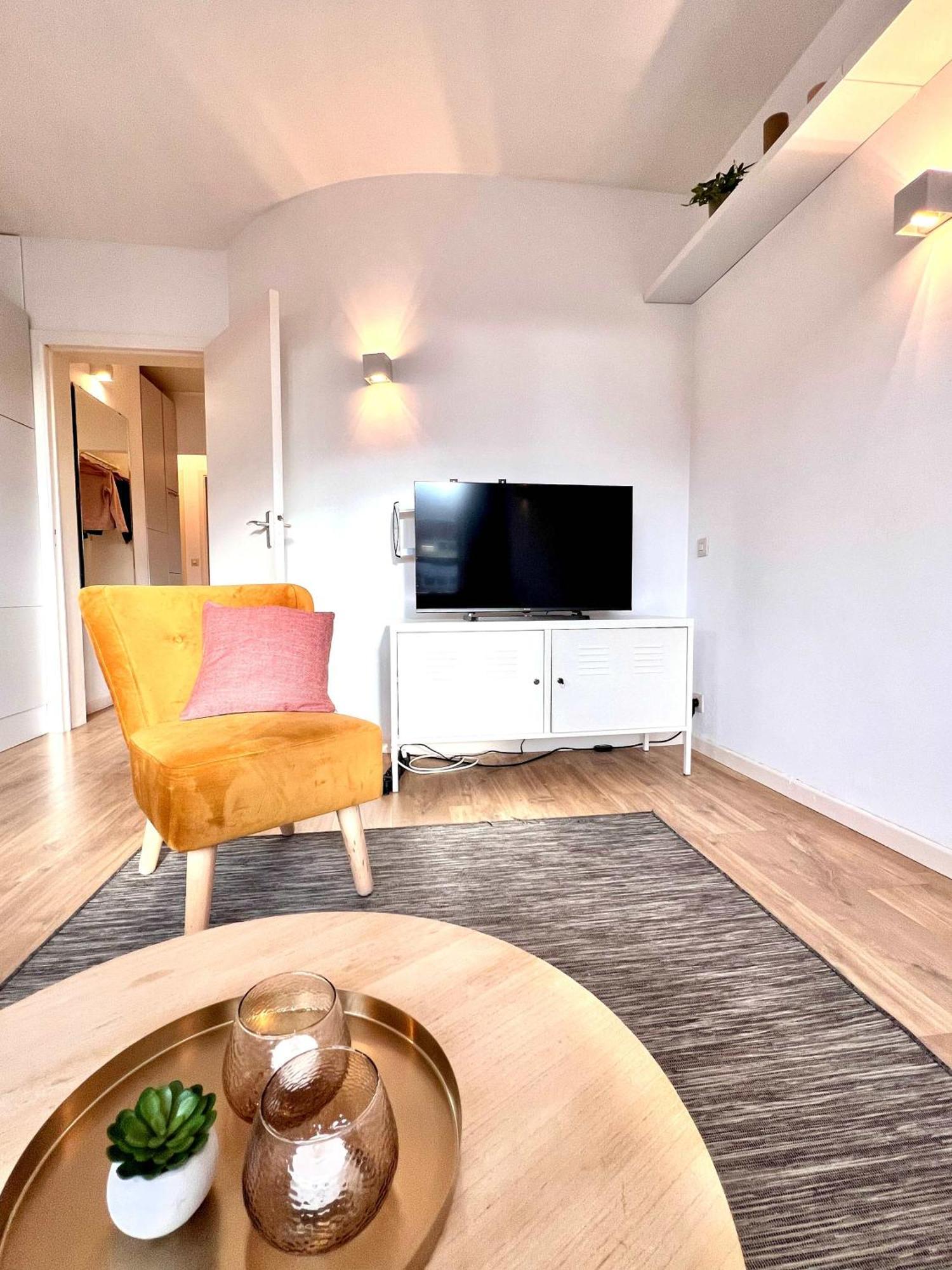 Bright & Stylish In Nature Apartment Brussels