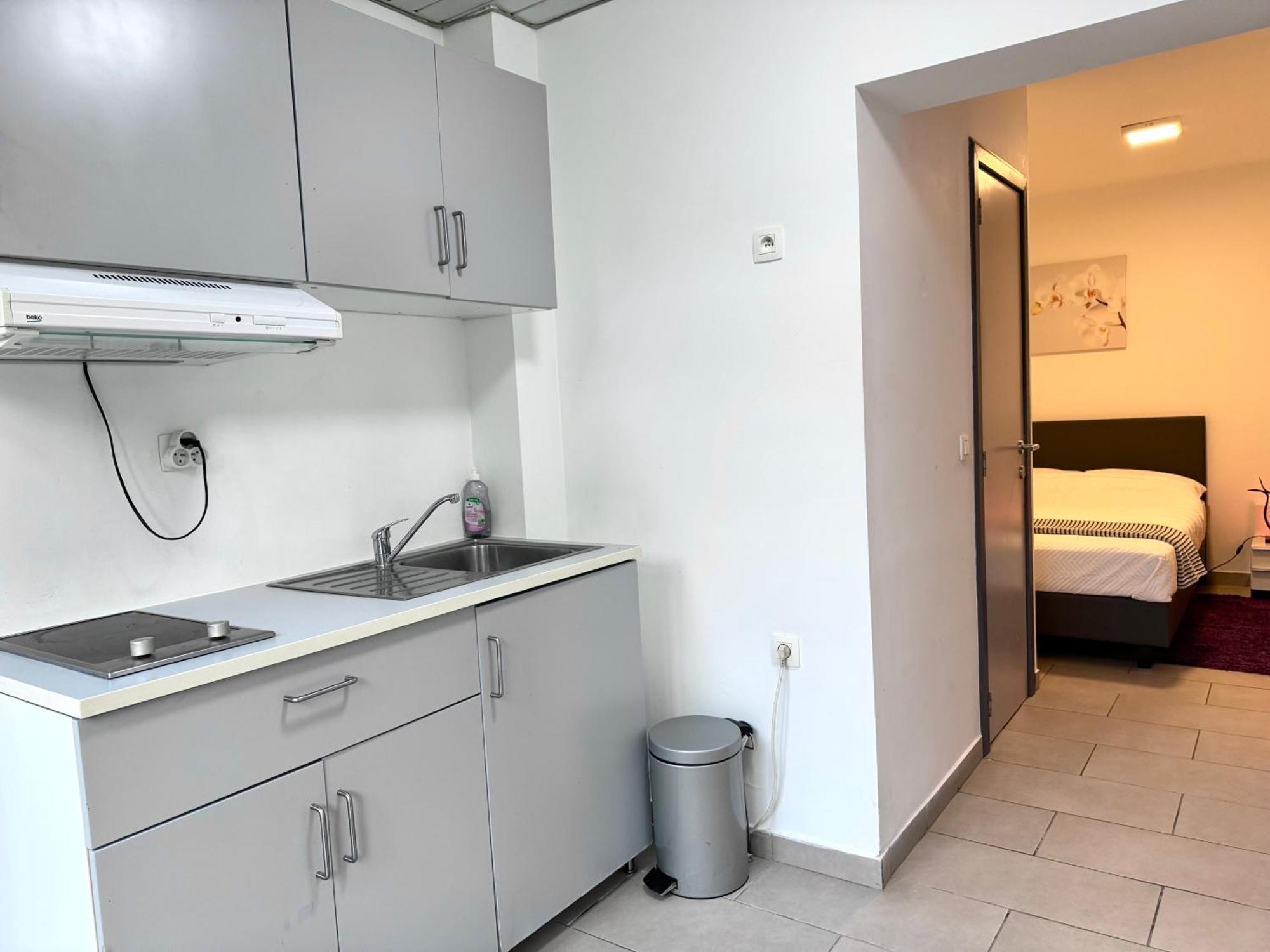 Cosy A Metro Vandervelde Apartment