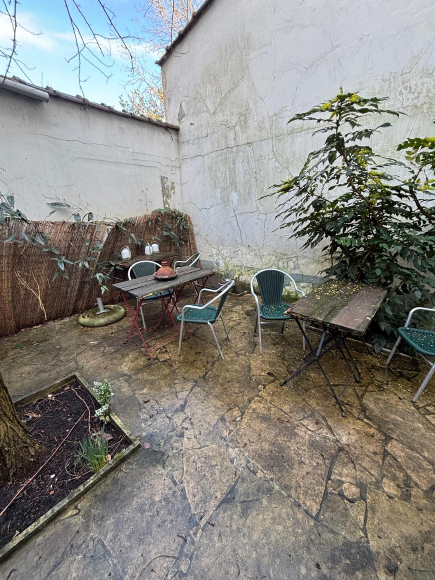 Le Village D'ezra * Brussels