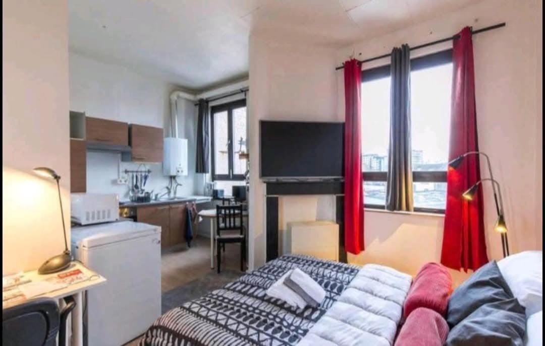 Apartment Center