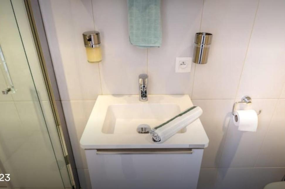 Apartment Heart Of Escape, Steps From Bourse Brussels