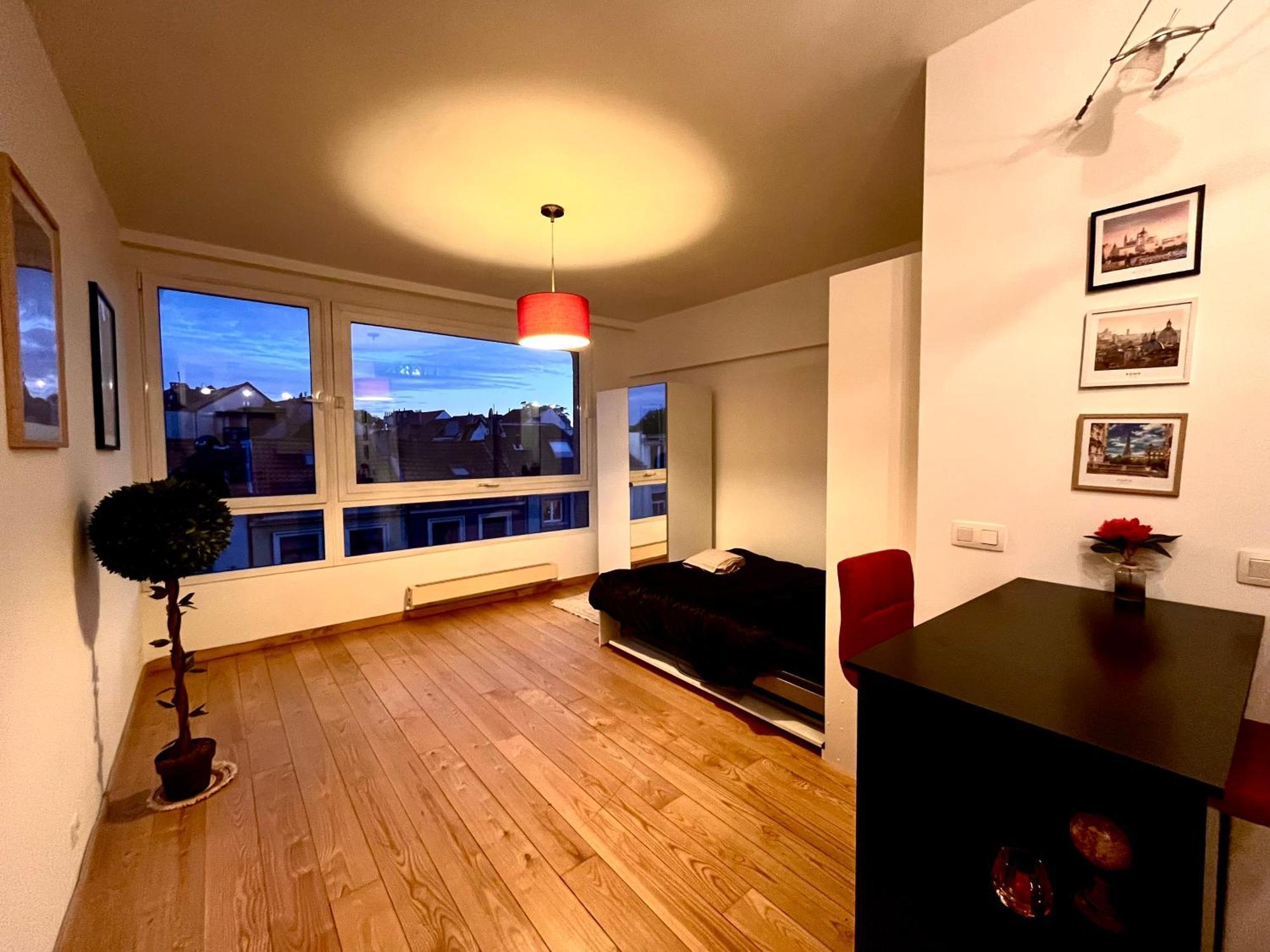 Cosy - Quartier Chatelain Apartment