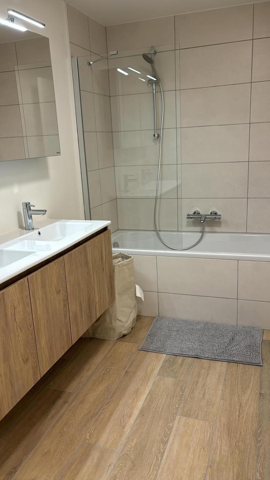 Luxurious In Center Apartment