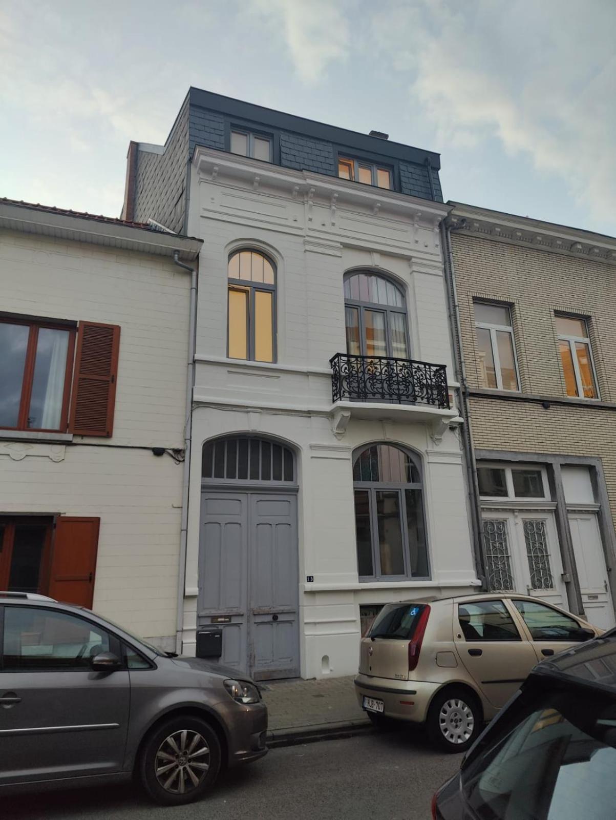 Brussels Bed & Blockchain Private With Shared Bathroom
