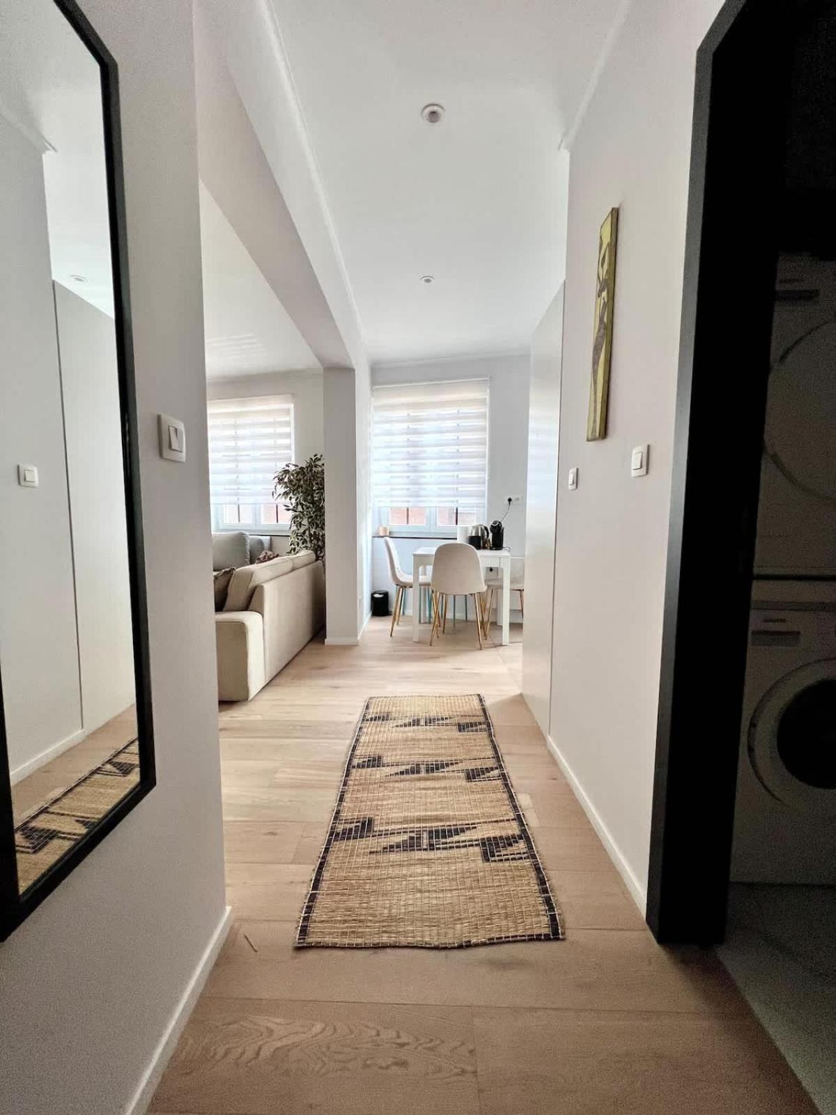 Midi Station - 6 Pers Comfort Apartment Brussels