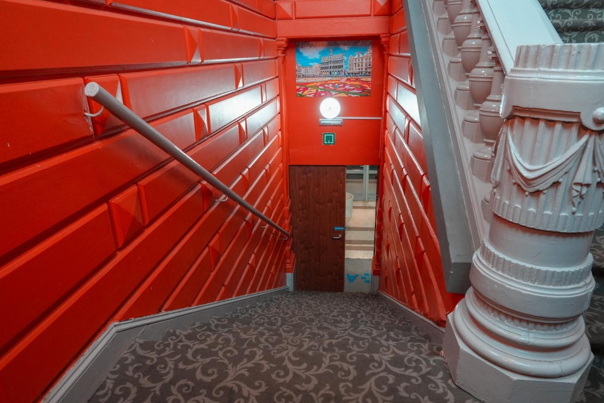 Your Midi Station Hostel Saint-Gilles