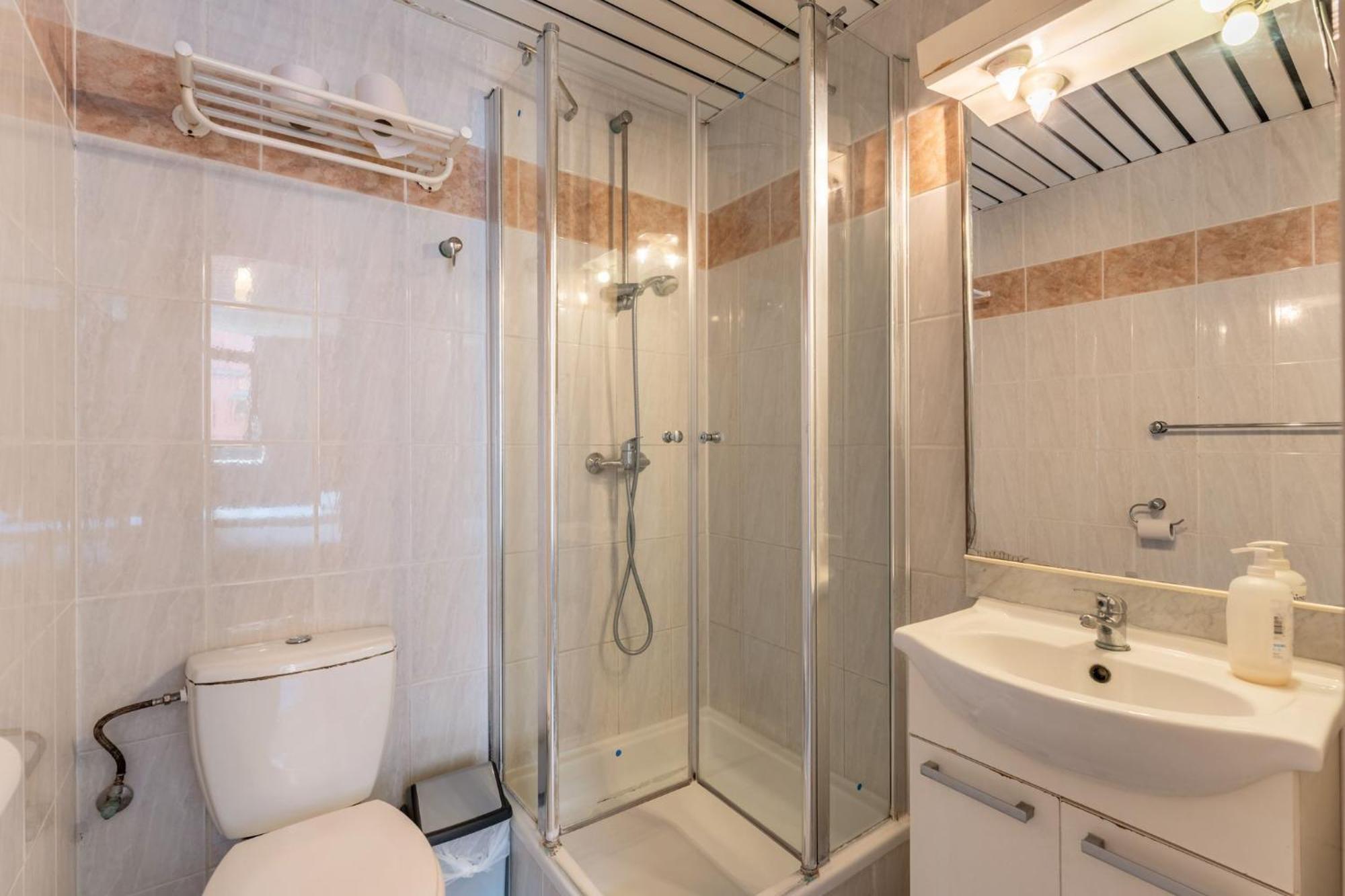 One Bedroom Near North Station Apartment *