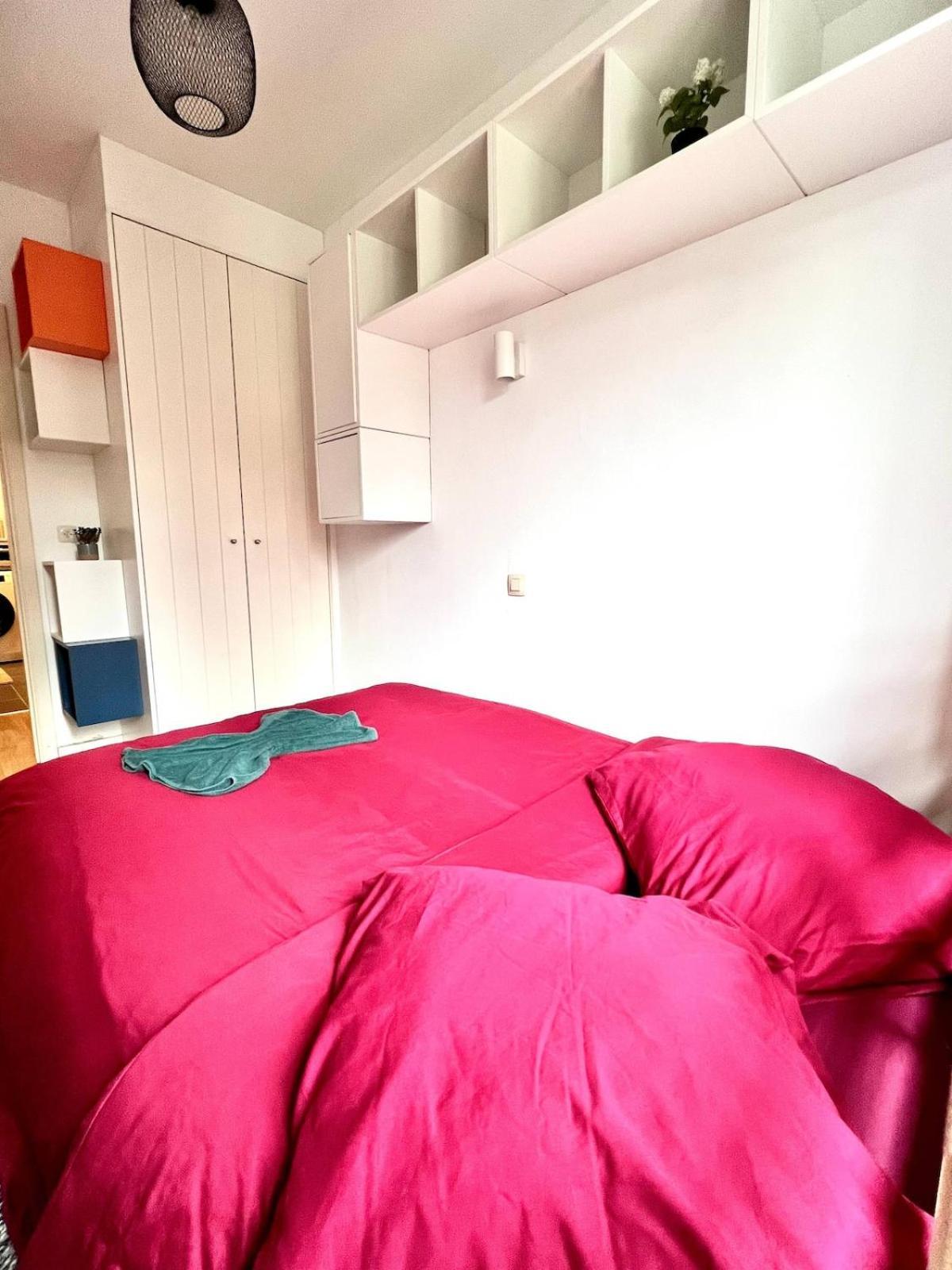 Bright- Stylish In Nature Apartment