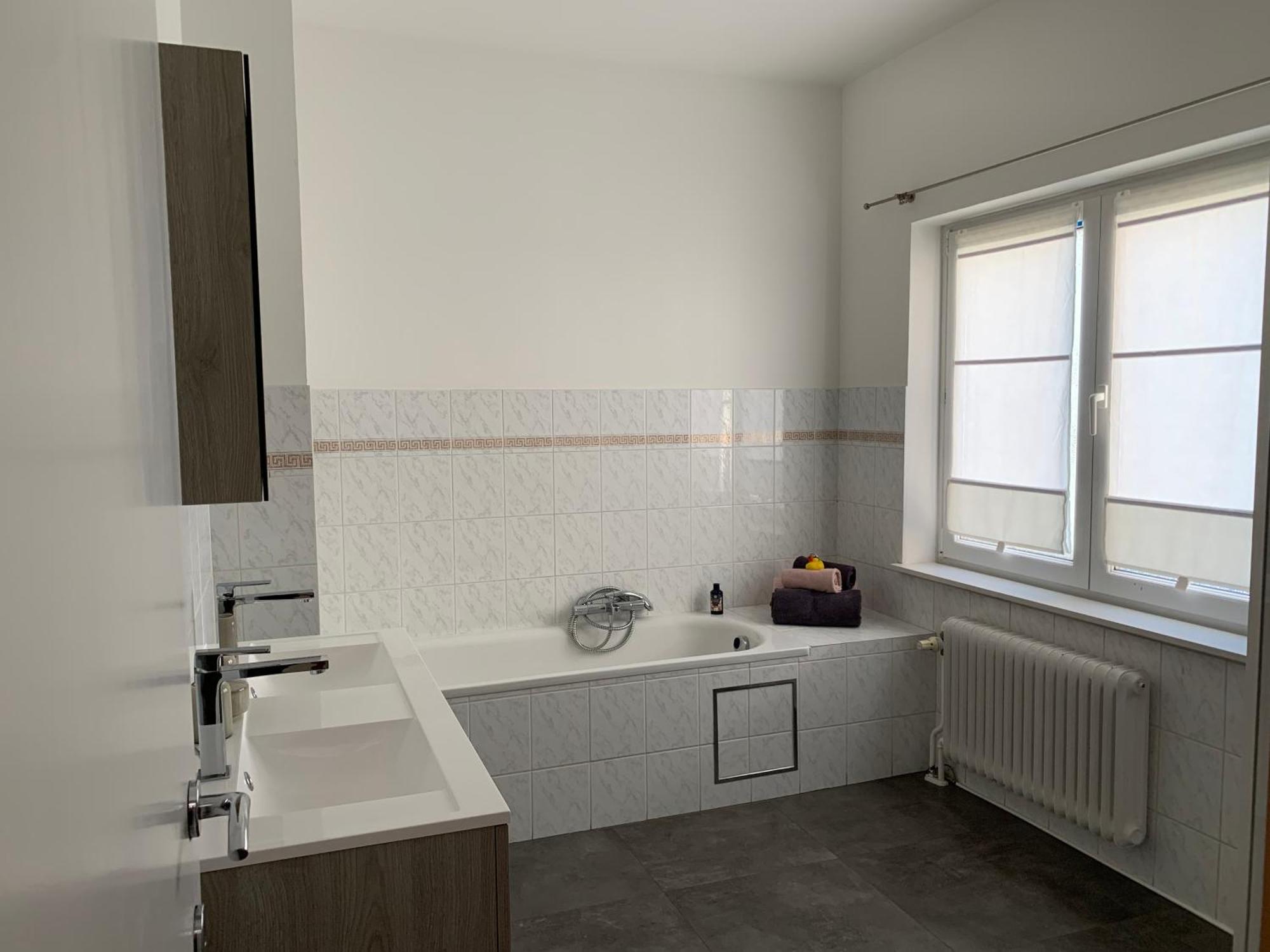 Belle Etage A Stockel With Charming Patio Bruxelas
