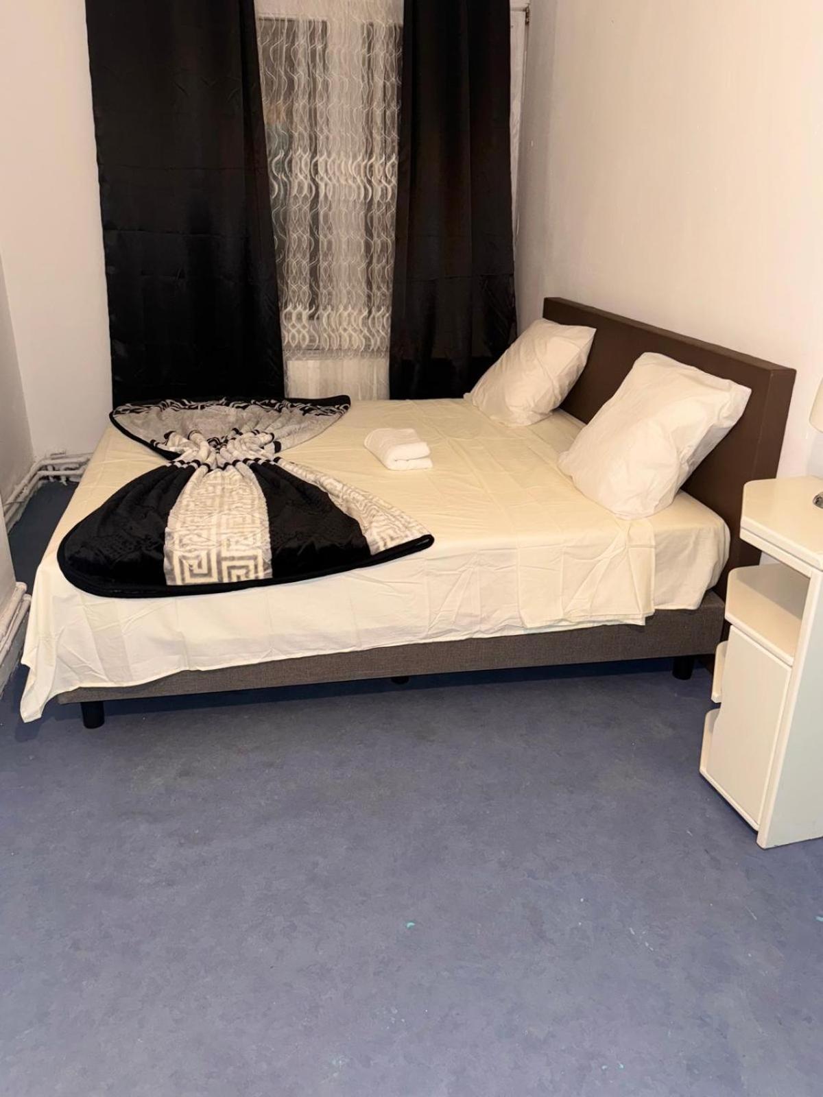 Confort Gare De L'ouest, Troisiemes Etages Apartment Brussels