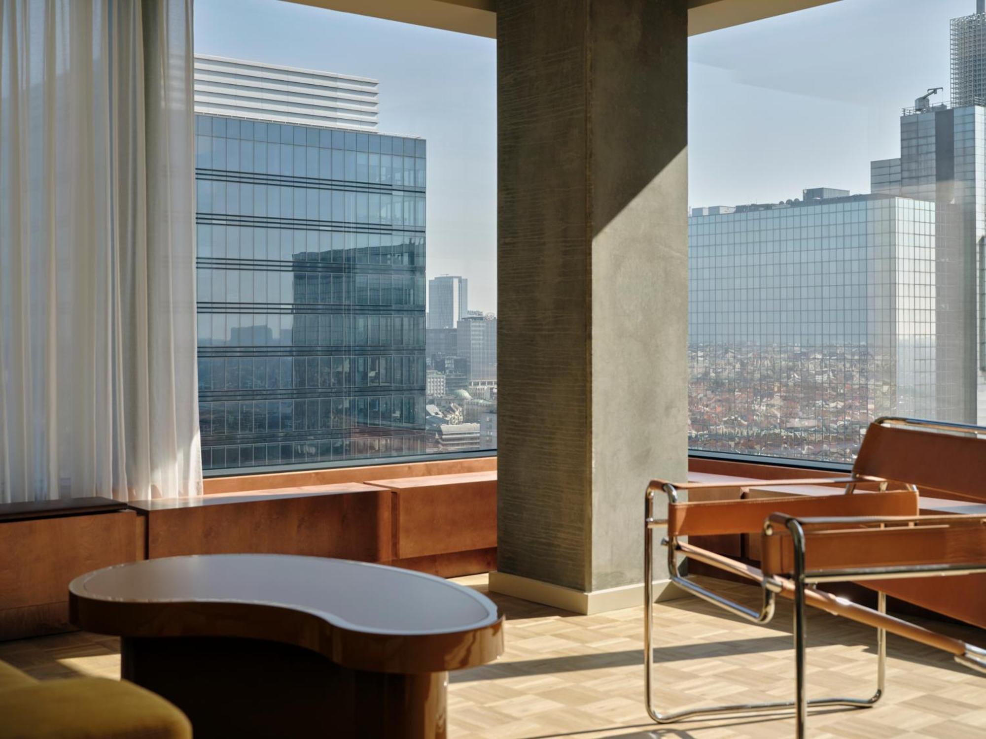 The Standard, Khách sạn 5*