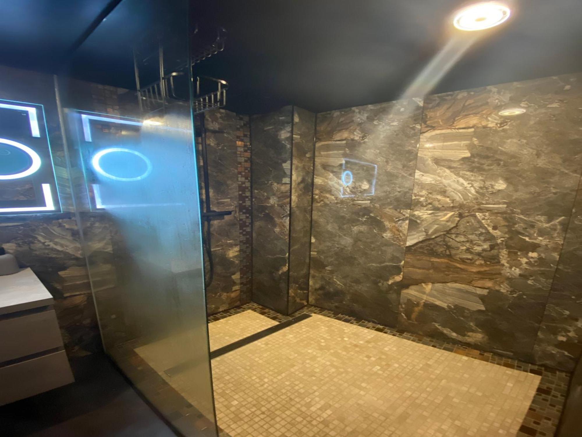 Apartment Majestic Wellness Center