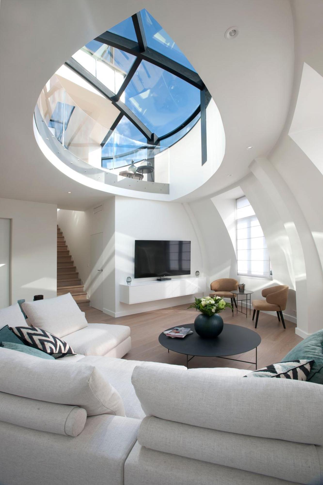 Triplex Penthouse In The Center