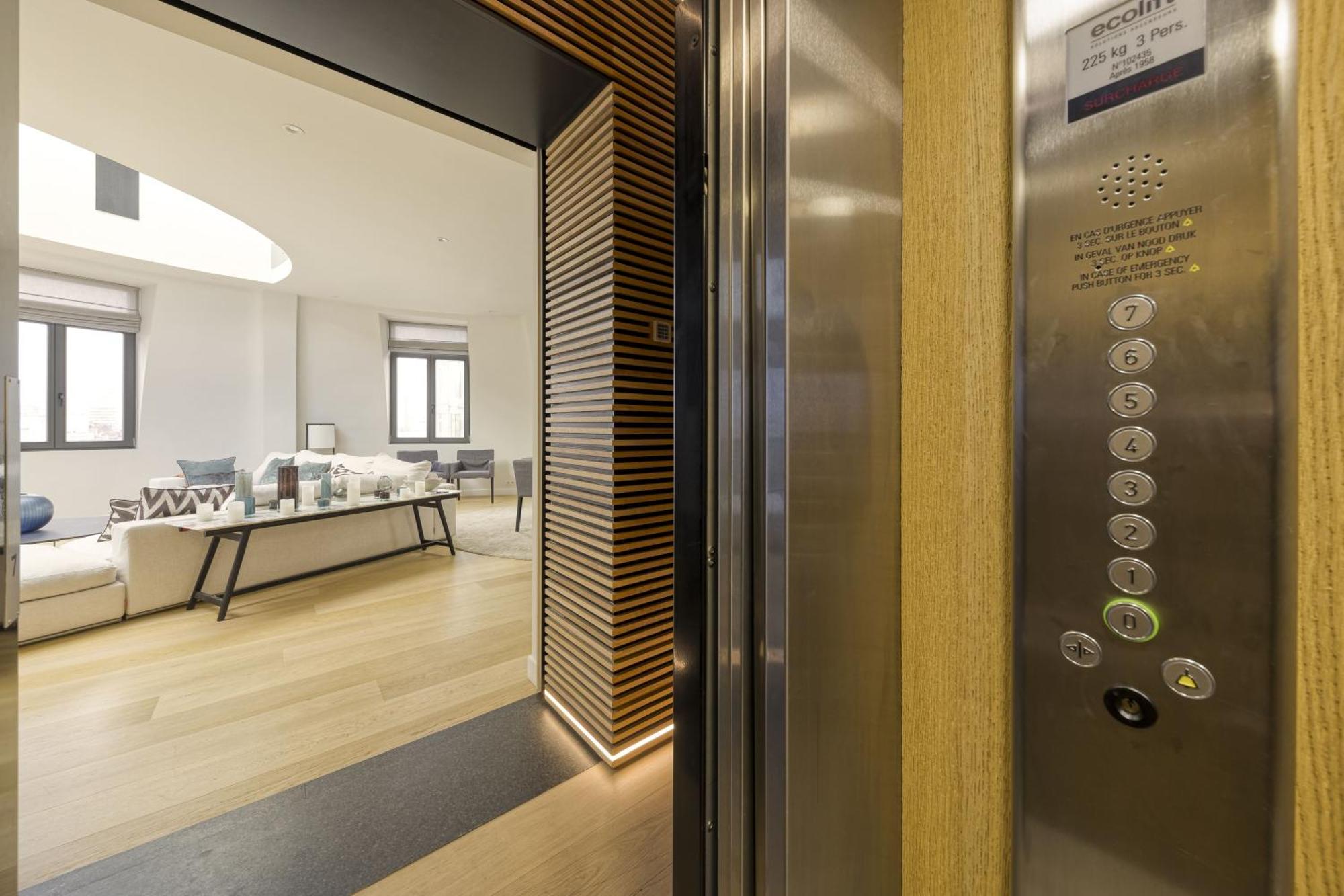 Khách sạn hẻo lánh Triplex Penthouse In The Center Brussels