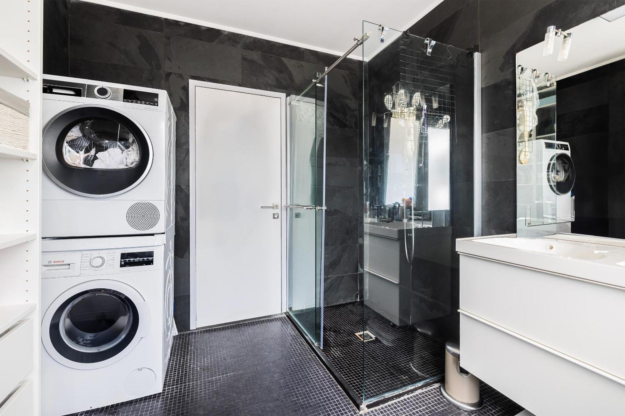 Spacieux Et Confortable - 2 - 4p - Garage Apartment
