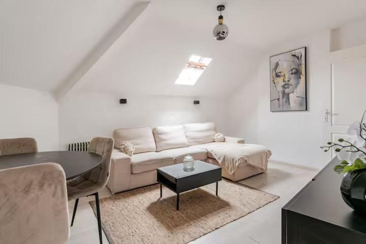 Elegant In Chatelain Ixelles Apartment