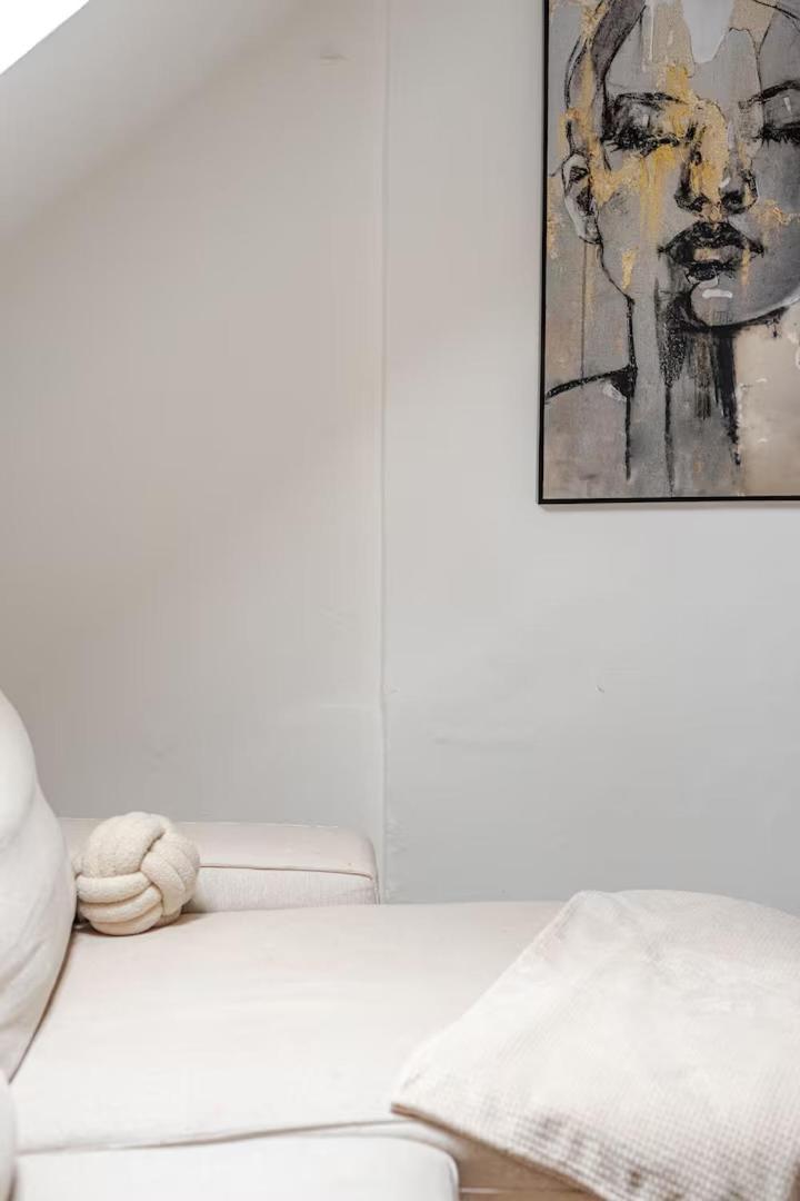 Elegant In Chatelain Ixelles Brussels