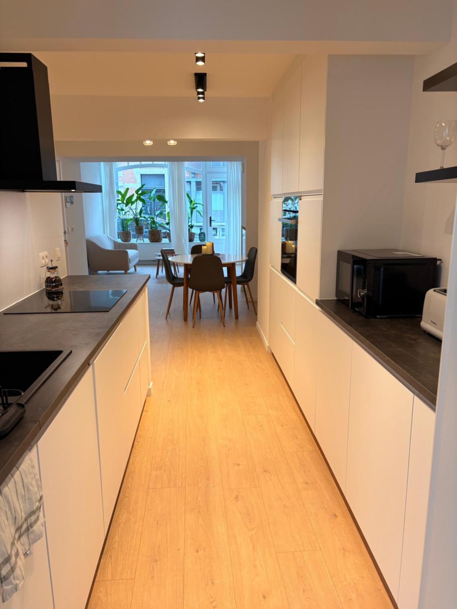 Guest house With Ensuite And Garden *