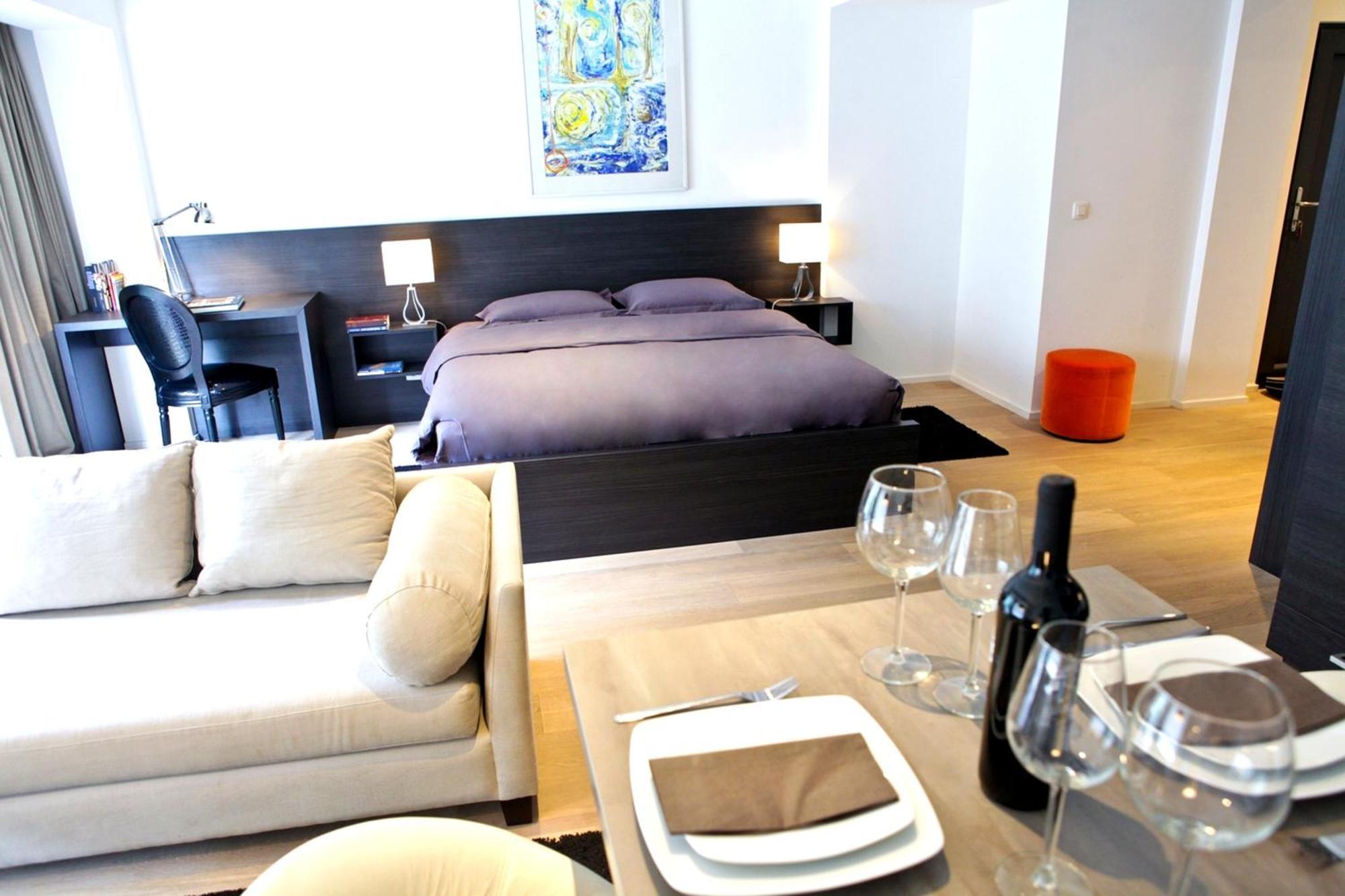 Flat Moliere Bruxelas