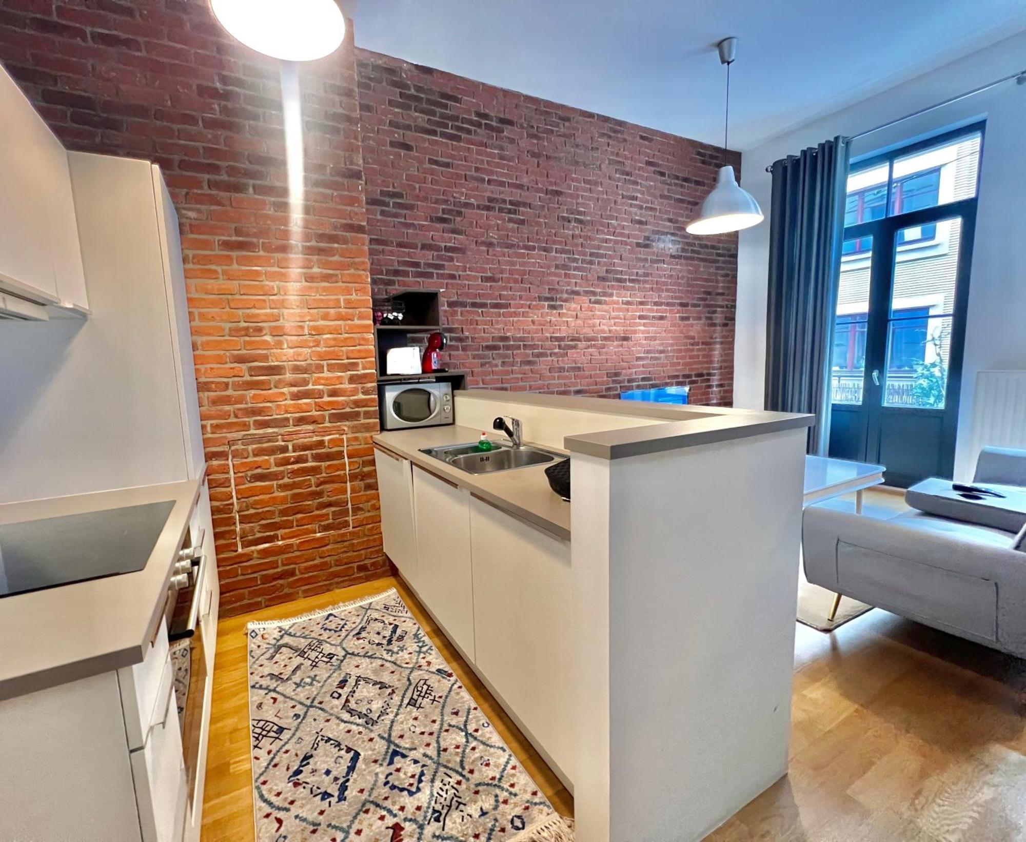 Apartment Center *