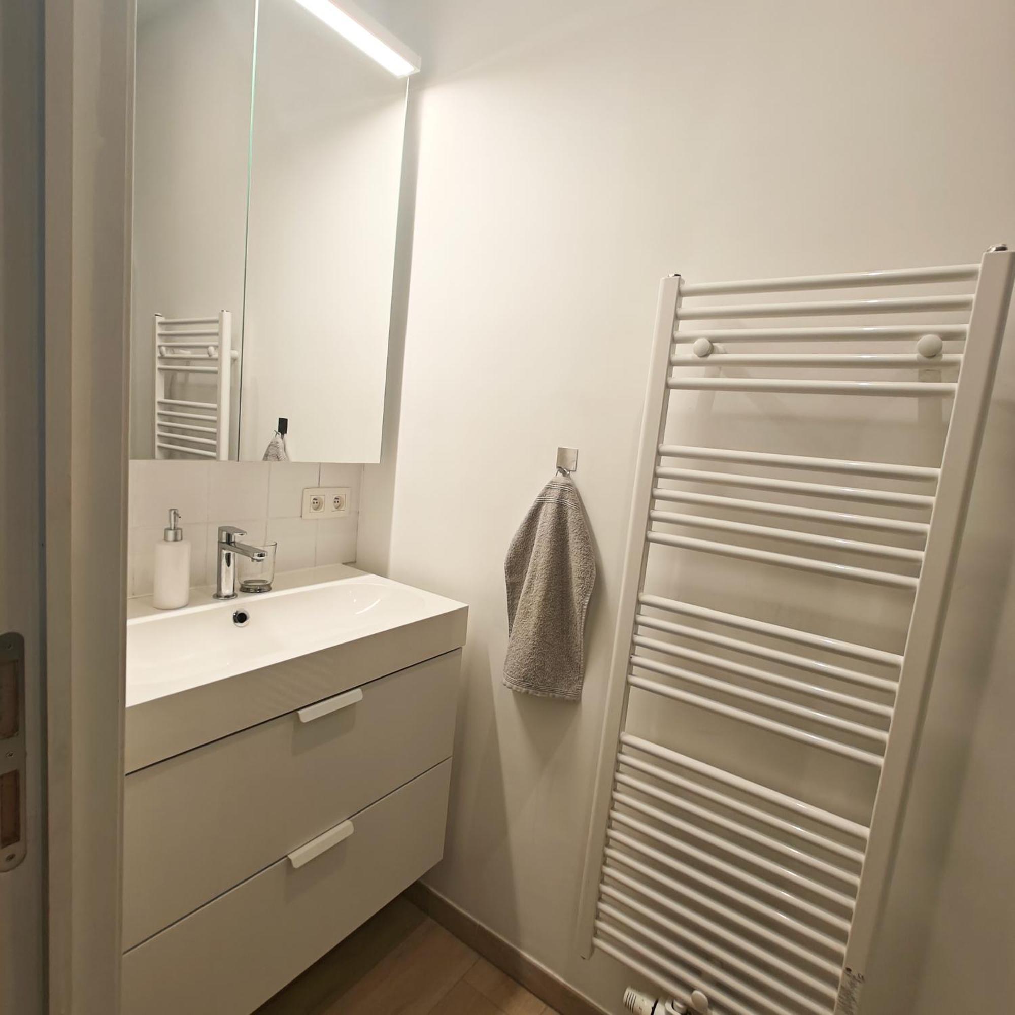 Cosy 2 Bedroom With Private Garden Apartment