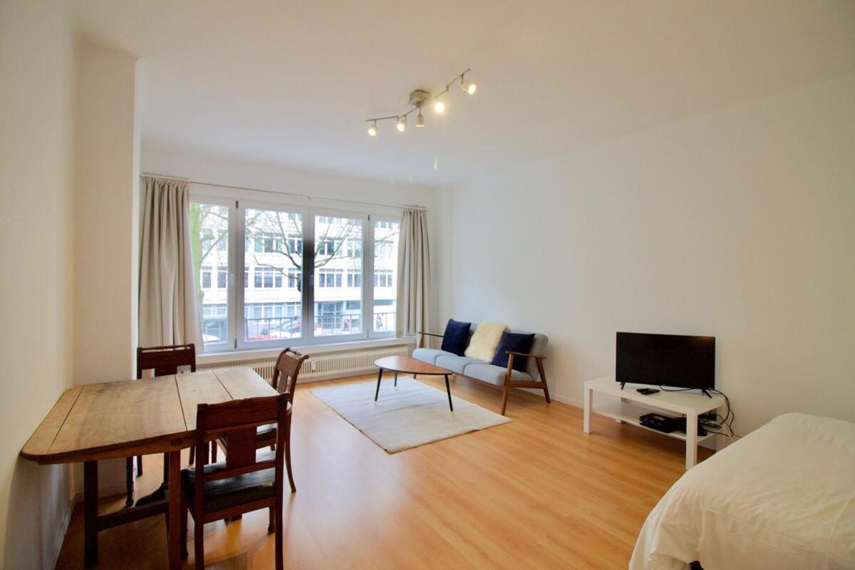 Very & Large Studio-plasky Apartment *