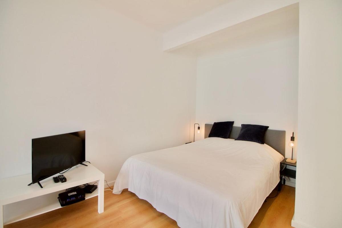 Apartment Very & Large Studio-plasky *