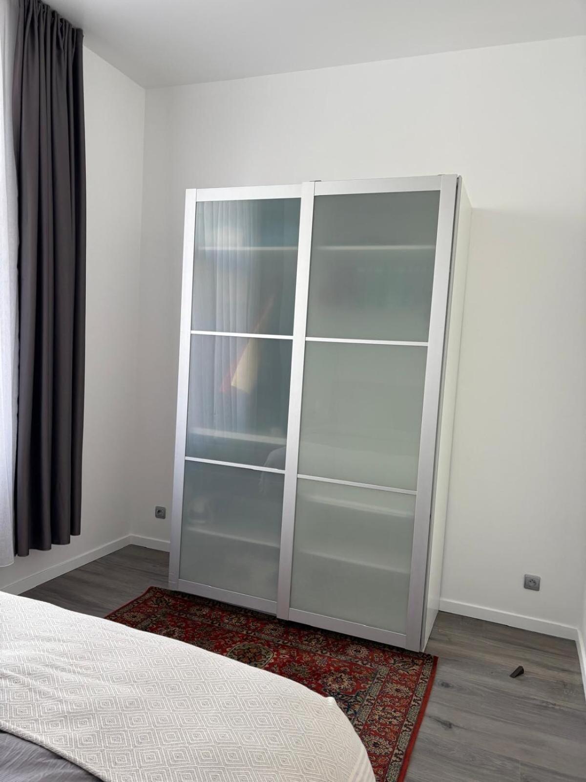 Modern 1 Bedroom And Sofa Bed Apartment Brussels