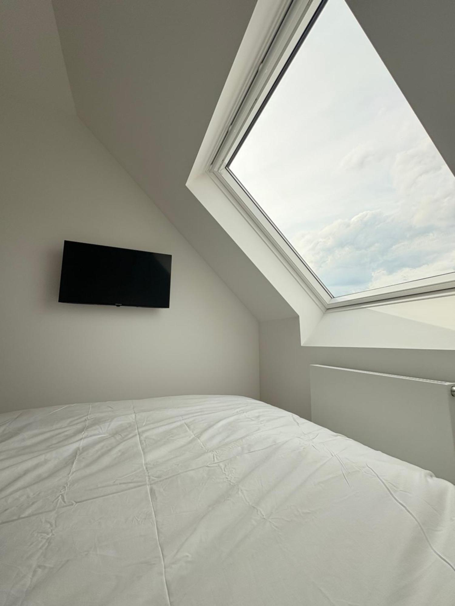 Guest house Bright And Minimalist Private Bedroom Montgomery Area *