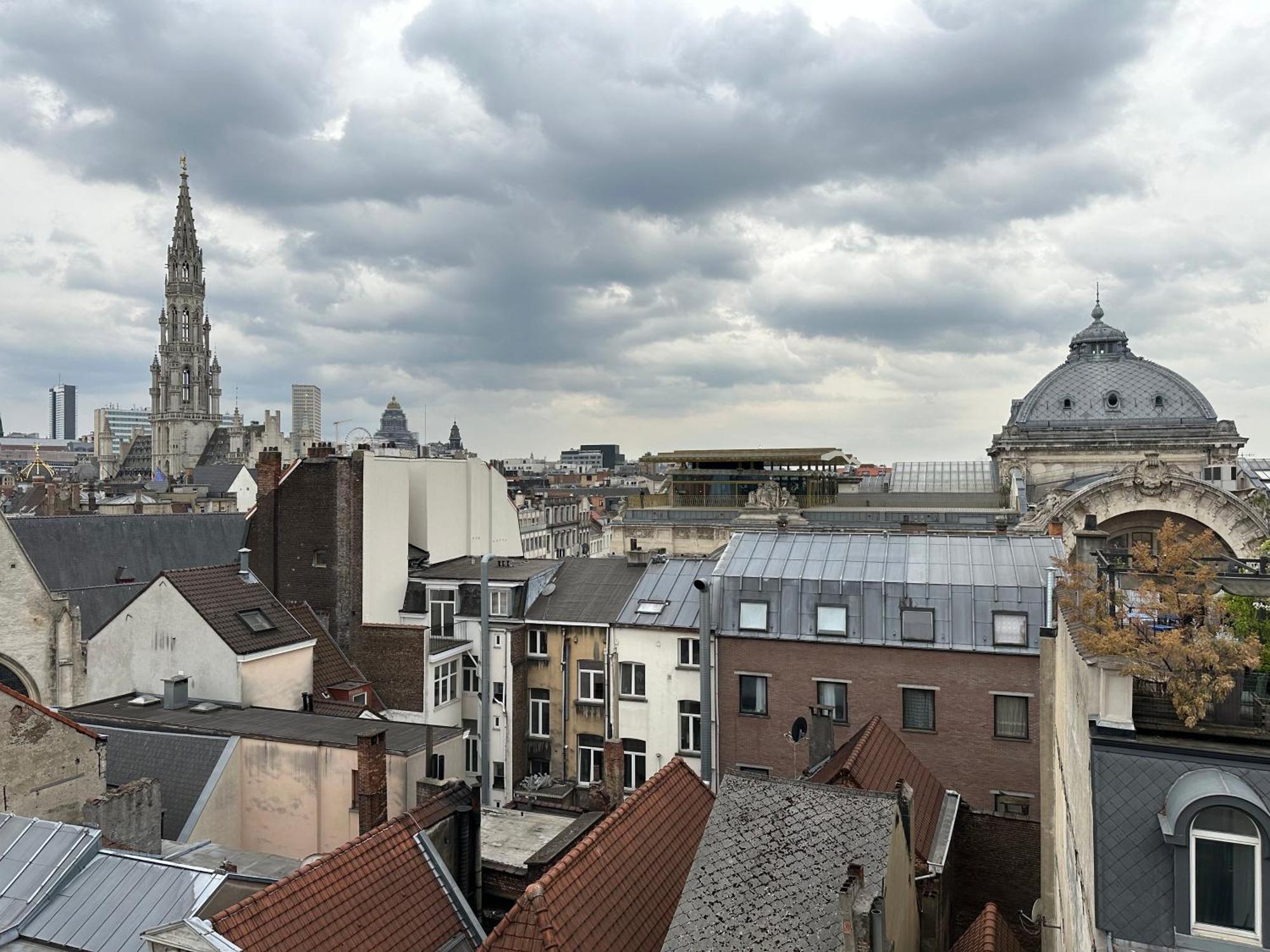 Grand Place View - 2bd - Exclusive Apartment