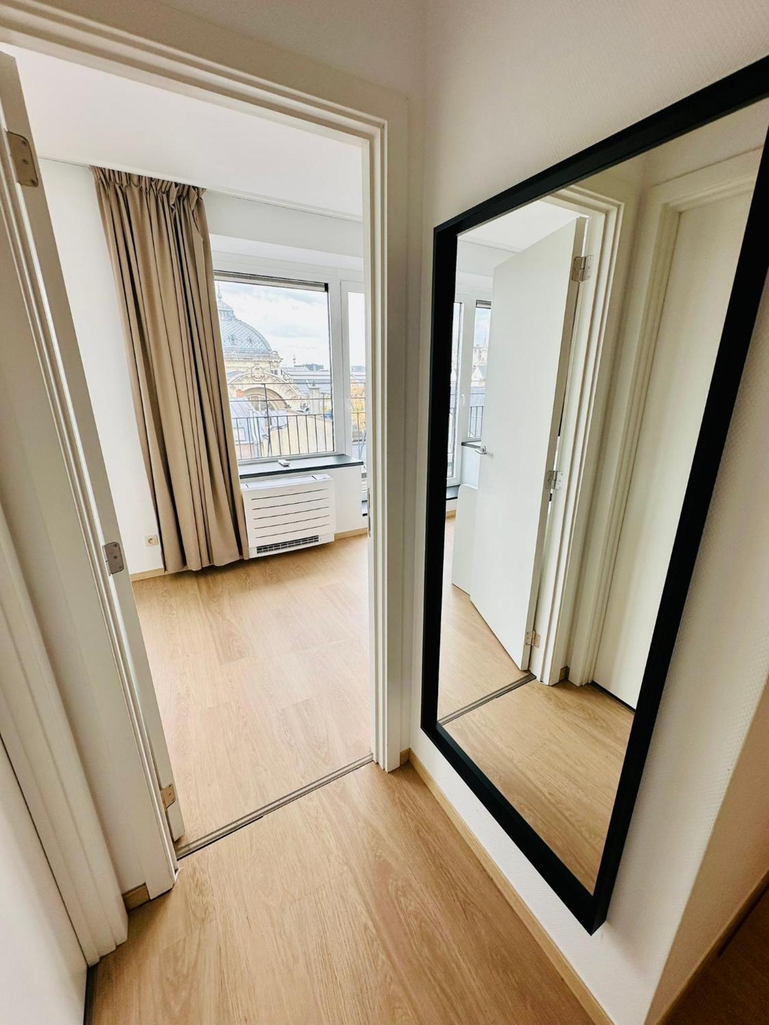Grand Place View - 2bd - Exclusive