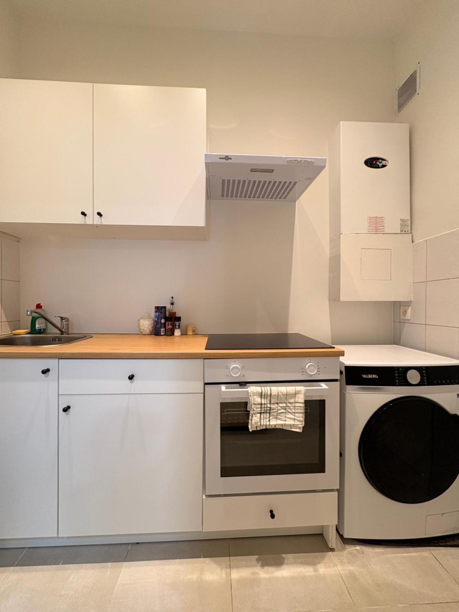 Fully Renovated Studio Near Brussels Centre & Midi Apartamento