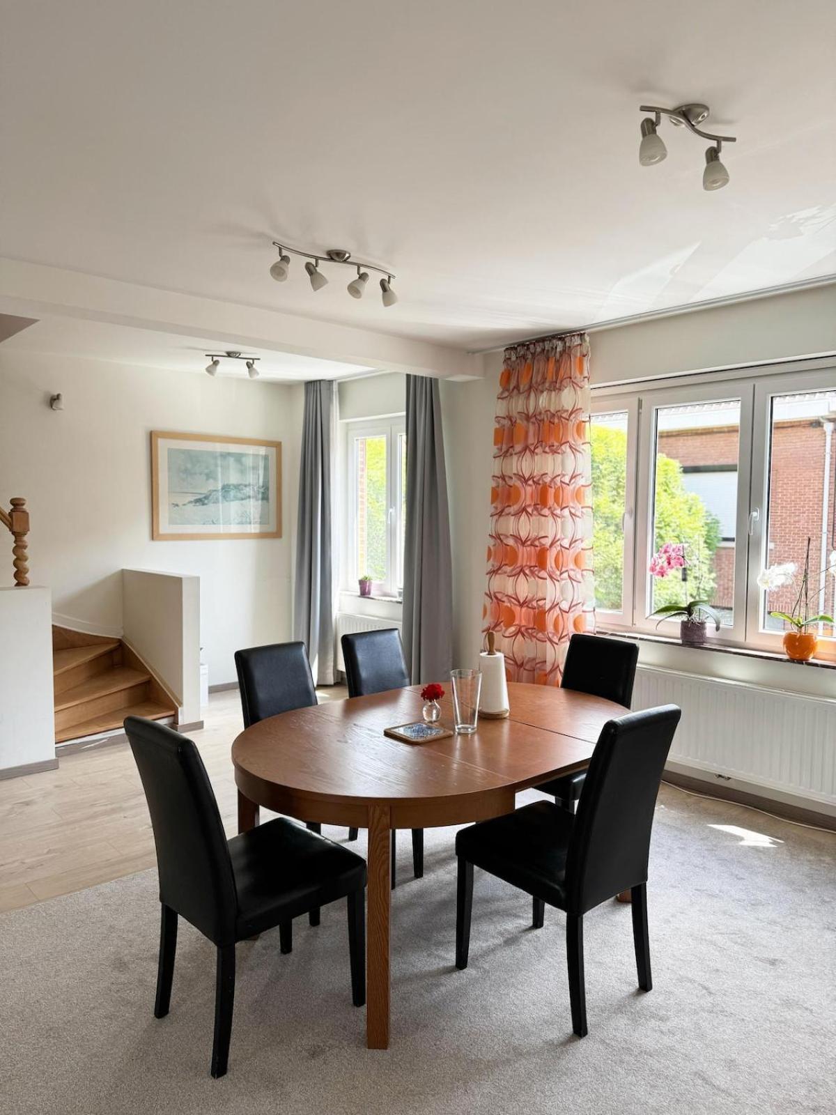 Spacious Duplex For Rent Paduwa * Brussels