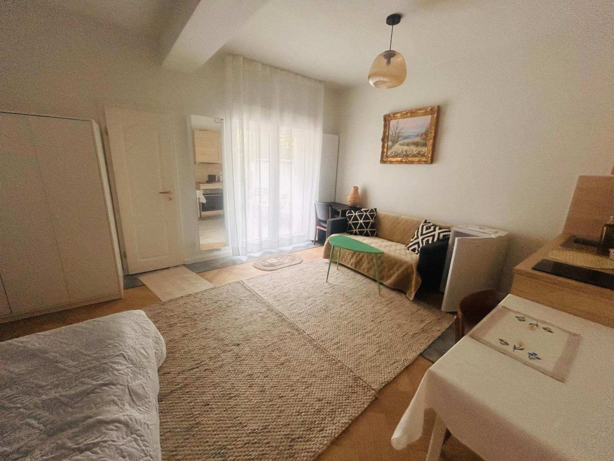 Cosy Small Apartment *