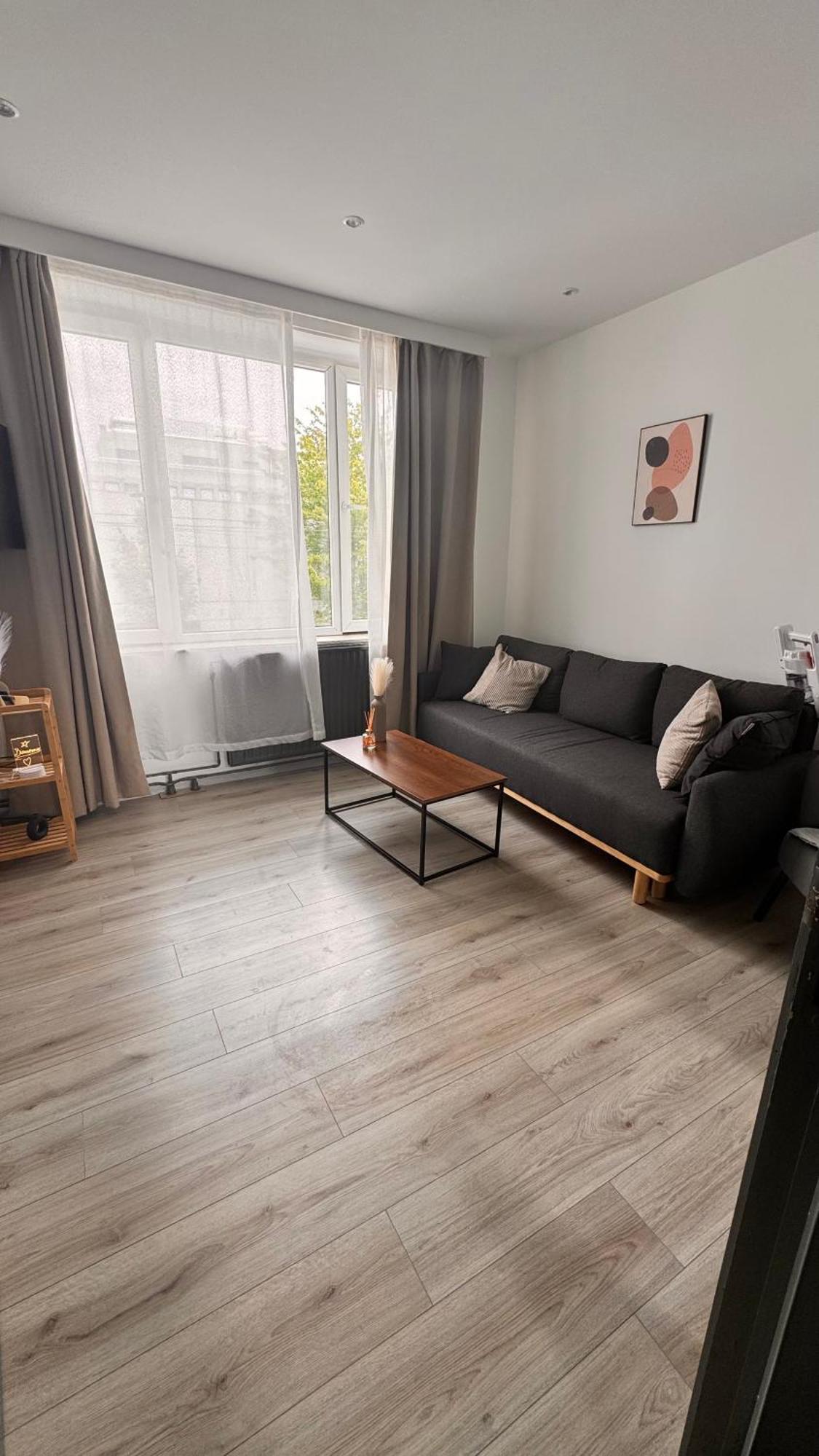 Apartment T2 Neuf Quartier Calme Et Transport Devant