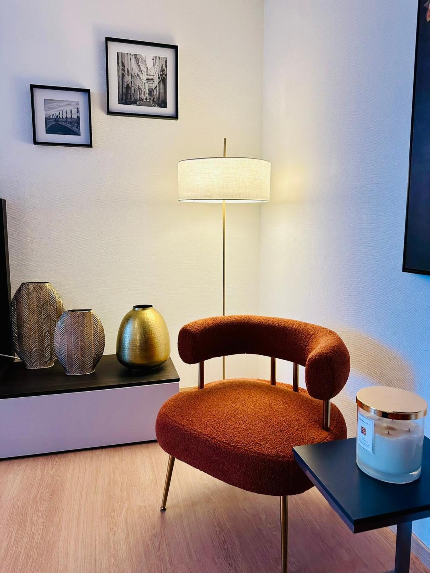 Grand Place - Prime Location 2 Bedroom