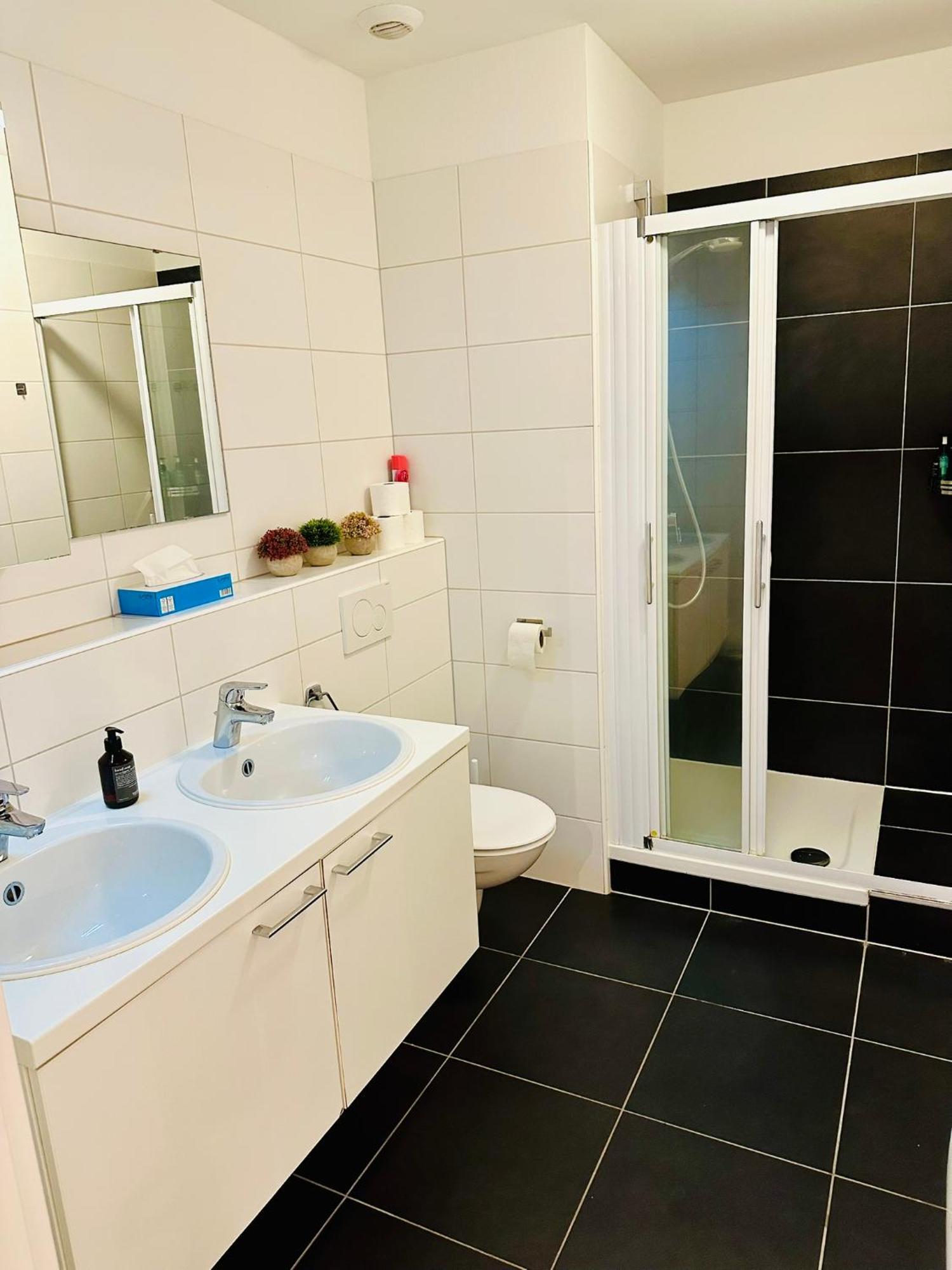 Grand Place - Prime Location 2 Bedroom *